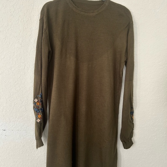 Bohemian Light Olive Green Knit Sweater Dress Embroidered Sleeves Size M - Picture 5 of 7